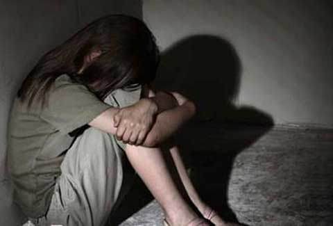 Phó chủ tịch Hội người cao tuổi làm trẻ 13 tuổi có thai