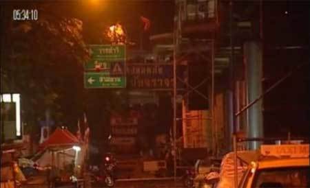 Súng nổ rát ở Bangkok