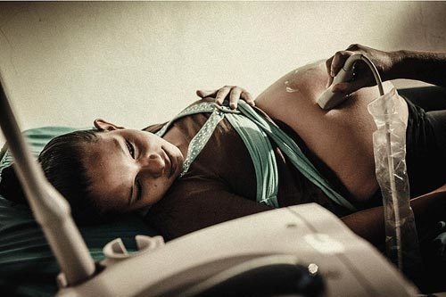 Ảnh chân thực về các mẹ bầu tuổi teen