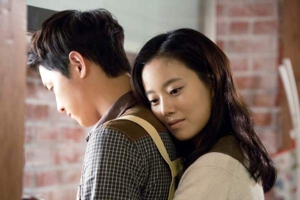 “Làm vợ thì đừng hiền lành, ngu ngơ!”