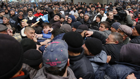 Đụng độ giữa những người thân và chống Nga