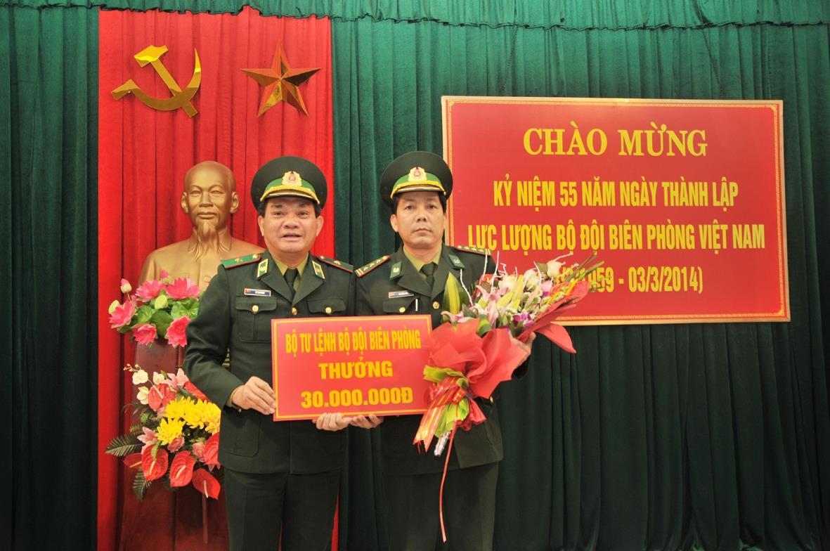 Thưởng nóng vụ bắt 5kg ma túy đá qua biên giới