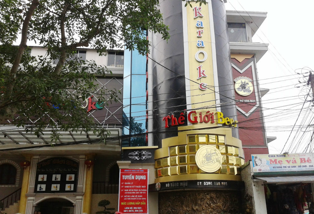 Hàng chục nam nữ 'phê' ma túy trong phòng karaoke