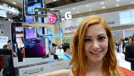 LG đá xoáy Apple, HTC