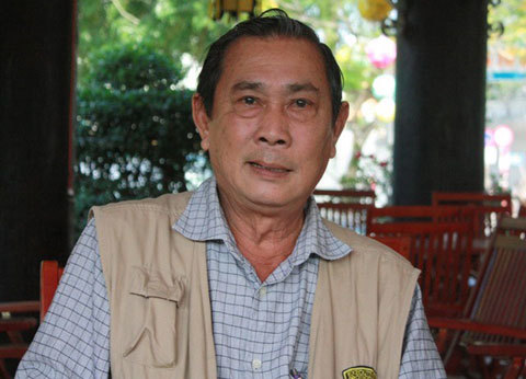 Con trai Công tử Bạc Liêu: Chạy xe ôm, bán sách nuôi con gái bại liệt