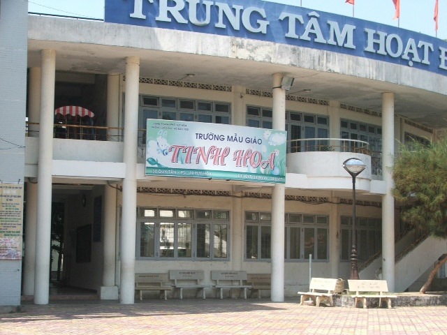 Đánh trẻ bằng thước kẻ, cô giáo bị thôi việc