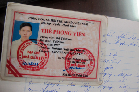 Hà Nội: Lái xe giả nhà báo 'xin xe' CSGT