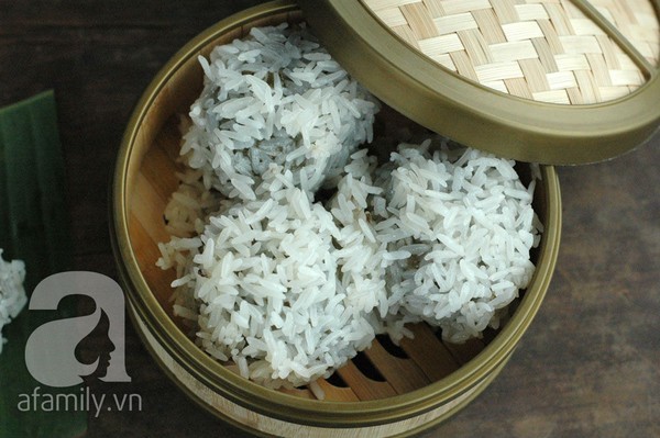 Bánh khúc nóng hổi cho bữa sáng ngày lạnh