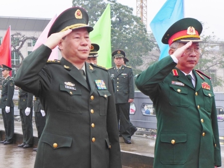 Việt - Trung giao lưu quốc phòng biên giới