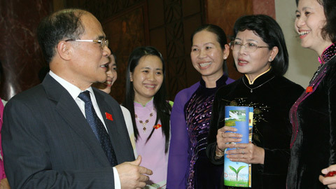 Sửa nghị quyết xong lại lấy phiếu tín nhiệm