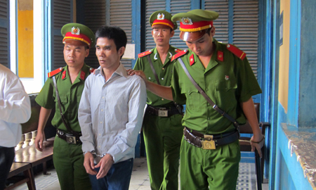 Đâm chết vợ cũ vì dám…ly hôn