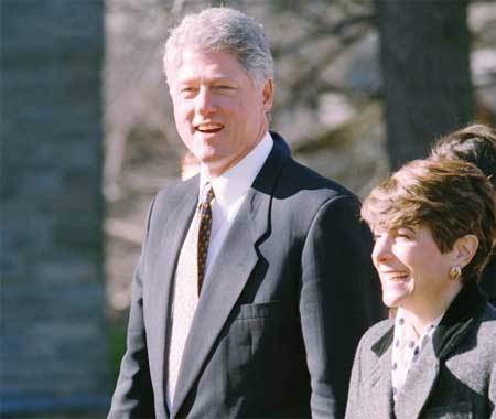 Bill Clinton giúp mẹ chồng của Chelsea tranh cử