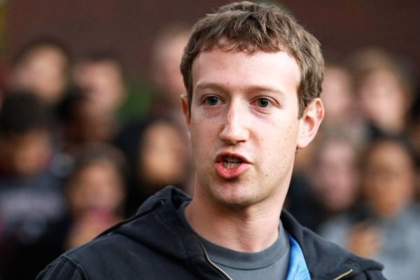 Mark Zuckerberg nổi khùng với Tổng thống Obama