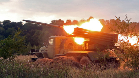 Nga rầm rập tập trận pháo binh gần Ukraina