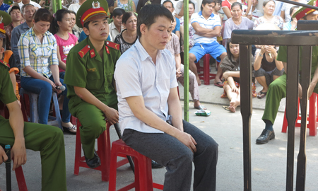 Cuồng ghen, cầm dao giết vợ rồi tự sát