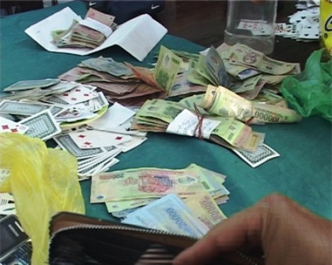 Bắt hàng loạt 'đại gia' hải sản trên chiếu bạc