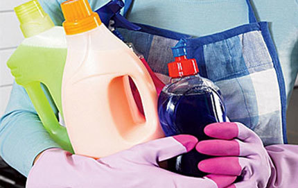 Bong tróc da vì nước tẩy rửa gây nguy hại