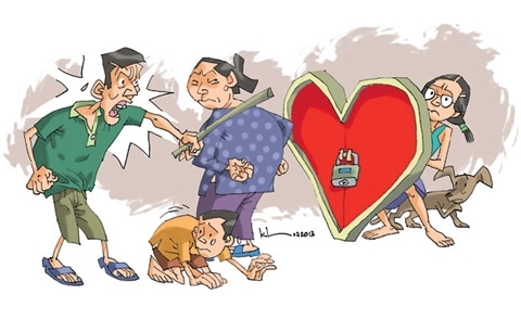 Bị bố đánh gãy 8 cái roi vì quên không nấu cơm