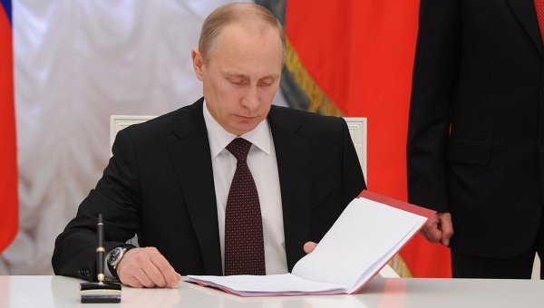 Putin ký sắc lệnh sáp nhập Crưm
