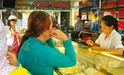 Hung thủ khống chế chích điện cướp vàng sa lưới