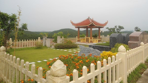 Con có hiếu: Mua đất nghĩa trang tặng bố mẹ