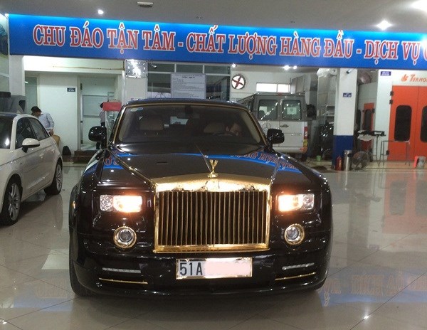 Đại gia Việt mạ vàng siêu xe Rolls-Royce Phantom