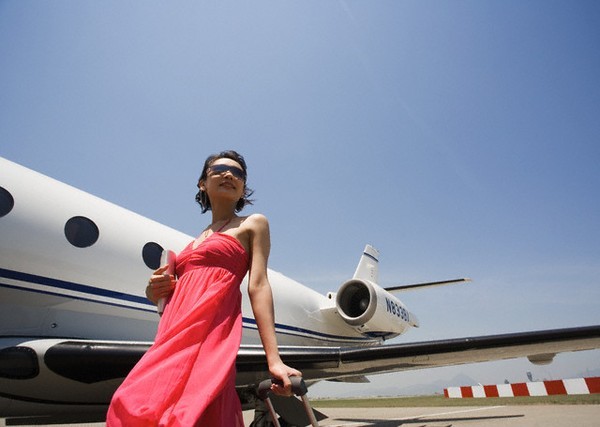 Dân công sở phát cuồng vì vé máy bay giá rẻ