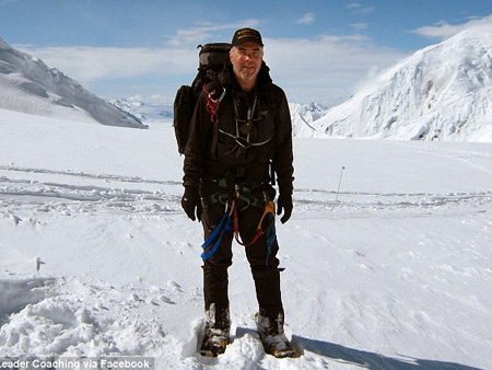 68 tuổi quyết chinh phục đỉnh Everest