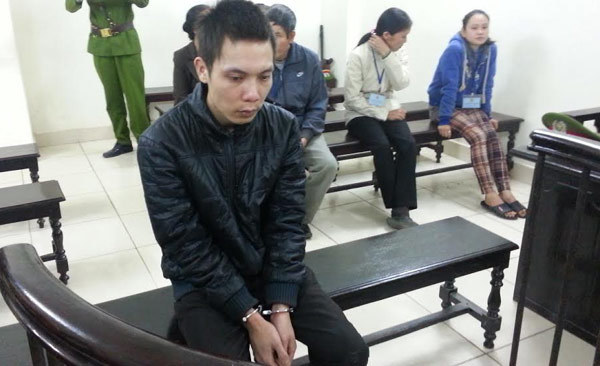 Bà mẹ thoát chết sau 2 nhát đâm của nghịch tử