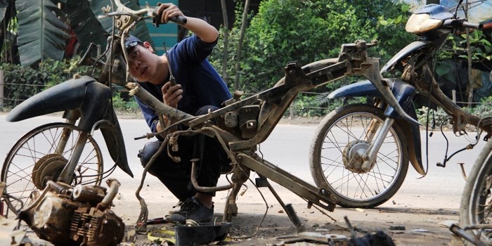 'Lò mổ' xe máy: Biến huyền thoại thành phế liệu