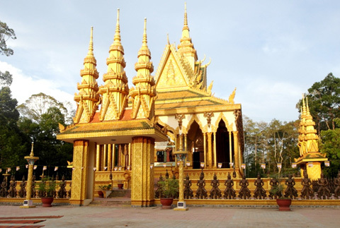 Ba đại gia Việt đổ tiền tấn xây chùa