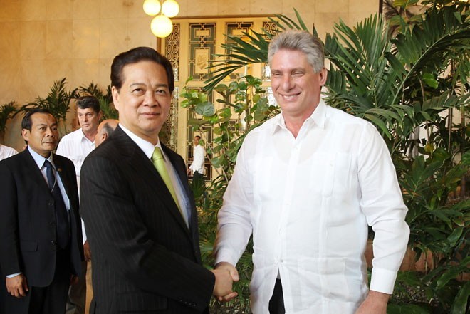 Thủ tướng đến Cuba 'như được trở về nhà'