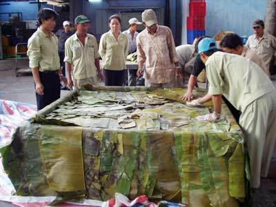 Gói bánh chưng nặng 2 tấn dâng các vua Hùng