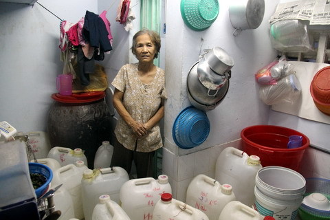 Nắng nóng, 2.000 hộ dân đang khát