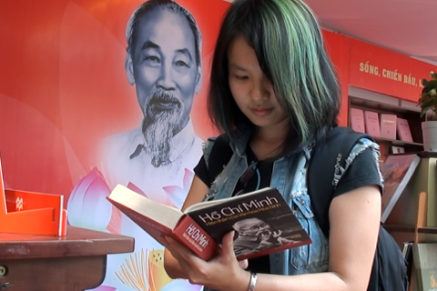 Sách truyền thống, lịch sử thu hút giới trẻ