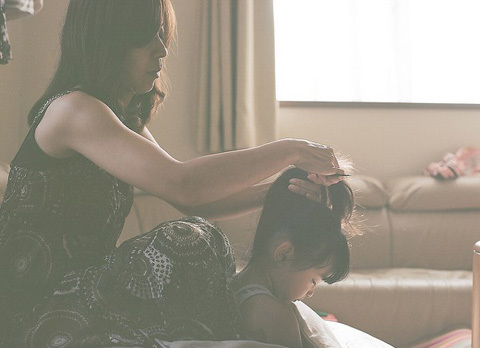 Mẹ Nhật: Yêu con thì đừng khoe khoang con trên mạng