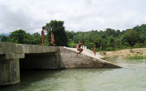 Thời sự trong ngày: 2 nữ sinh chết thảm
