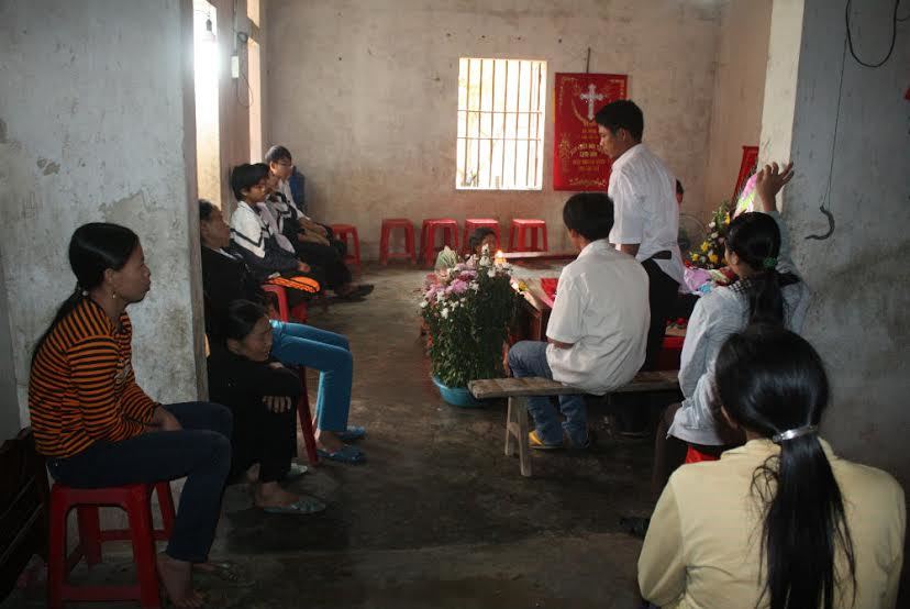 Quặn lòng mẹ nghèo khóc 2 con nhỏ chết đuối