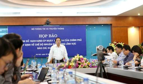 Không được trả nhuận bút chậm quá 2 tháng