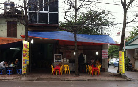 Phở bình dân 'chém đẹp' 70.000 đồng/tô, cơm rang 130.000 đồng/đĩa