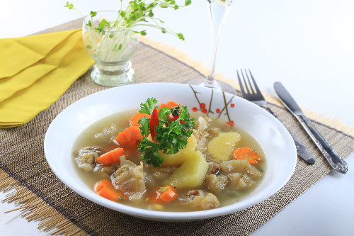 Bổ dưỡng với món gân bò hầm rau củ