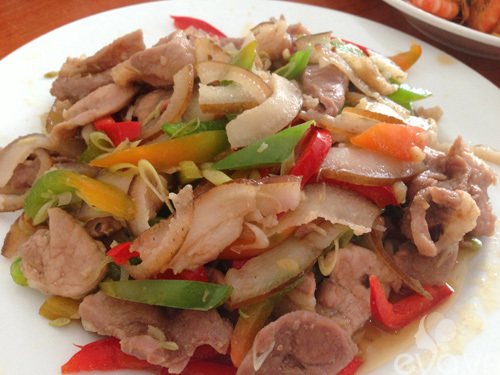 Thịt lợn mán xào ớt chuông lạ miệng
