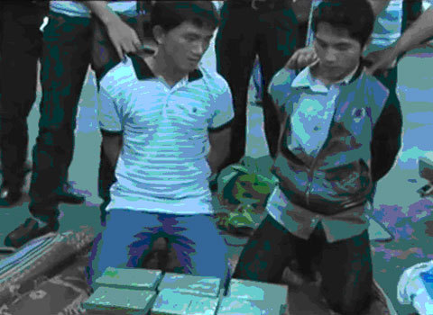 Đi thăm bố trong tù, tranh thủ mang heroin đi bán