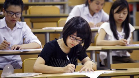 Thất nghiệp, cử nhân đổ xô học trung cấp