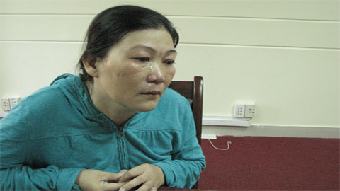 Cha bỏ, mẹ ung thư nuôi hai con đại học