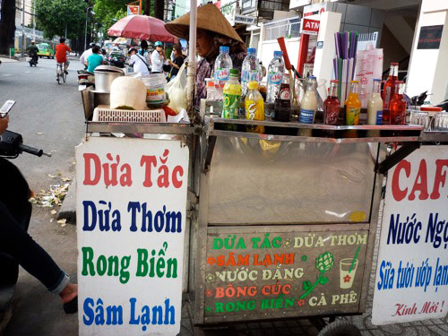 Giải khát hóa chất hạ hỏa cho dân Sài Thành