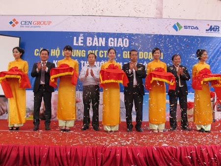 Bàn giao chung cư mẫu của mô hình hợp tác ‘3 nhà’