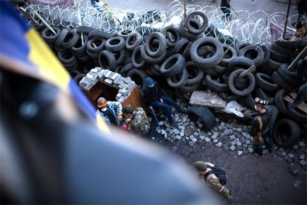 Những rào chắn ớn lạnh ở đông Ukraina