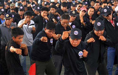 Xem phe Áo Đỏ tập võ bảo vệ Thủ tướng Thái