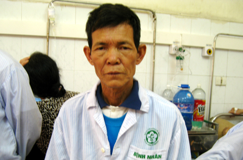 Bố bị ung thư phổi, con mắc bệnh động kinh